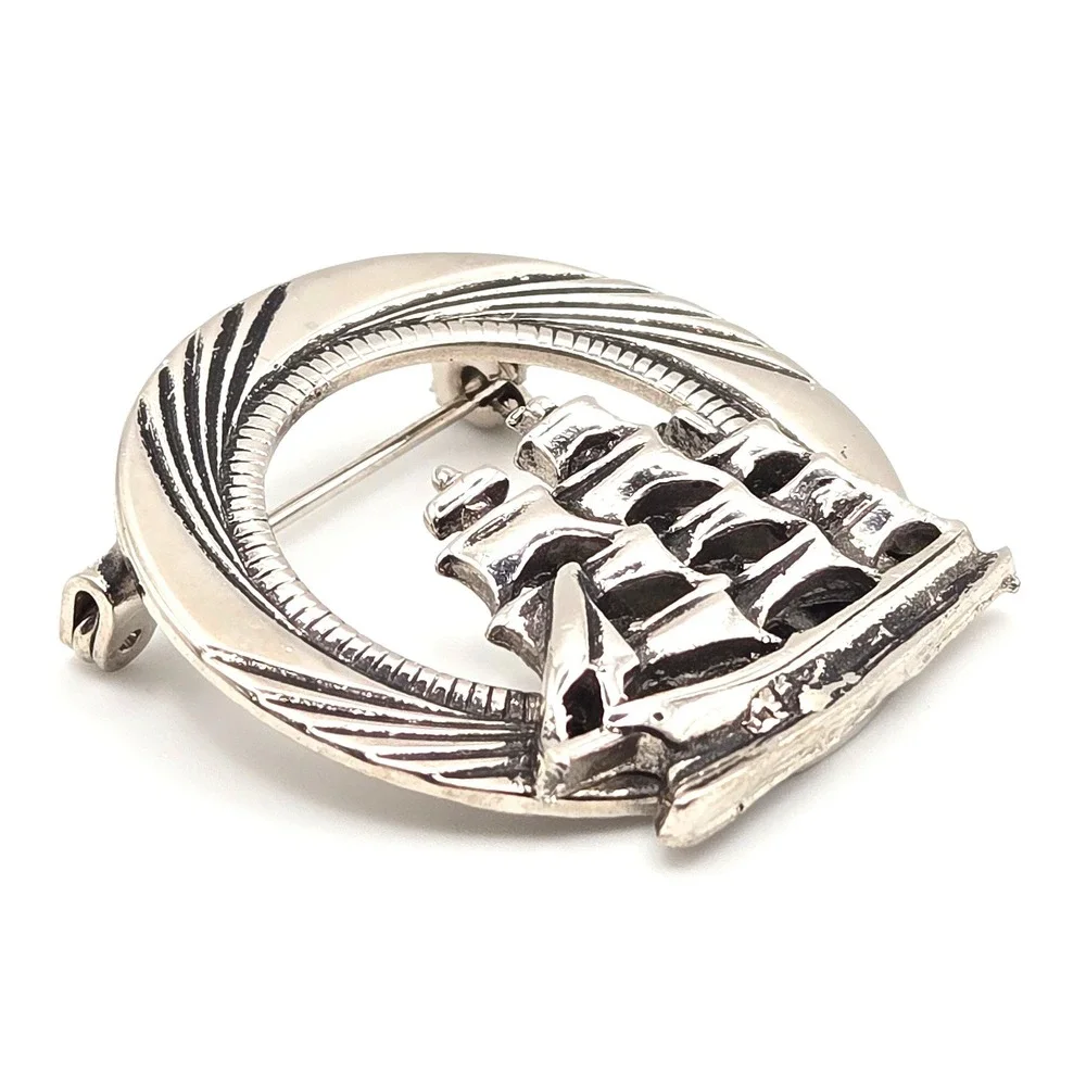 Silver Tone Round Full-Rigged‎ Clipper Ship Brooch Pin Nautical Maritime Vintage